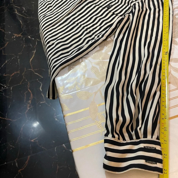 Jones New York top/ shirt blouse stripped off white/ black size 4 - Picture 5 of 5